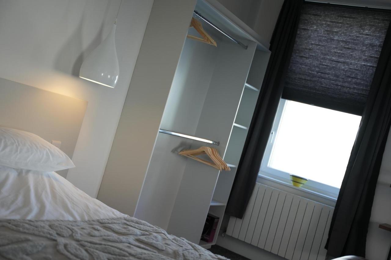 Gorgeous Comfortable Apartment On The High Street Merthyr Tydfil Eksteriør bilde